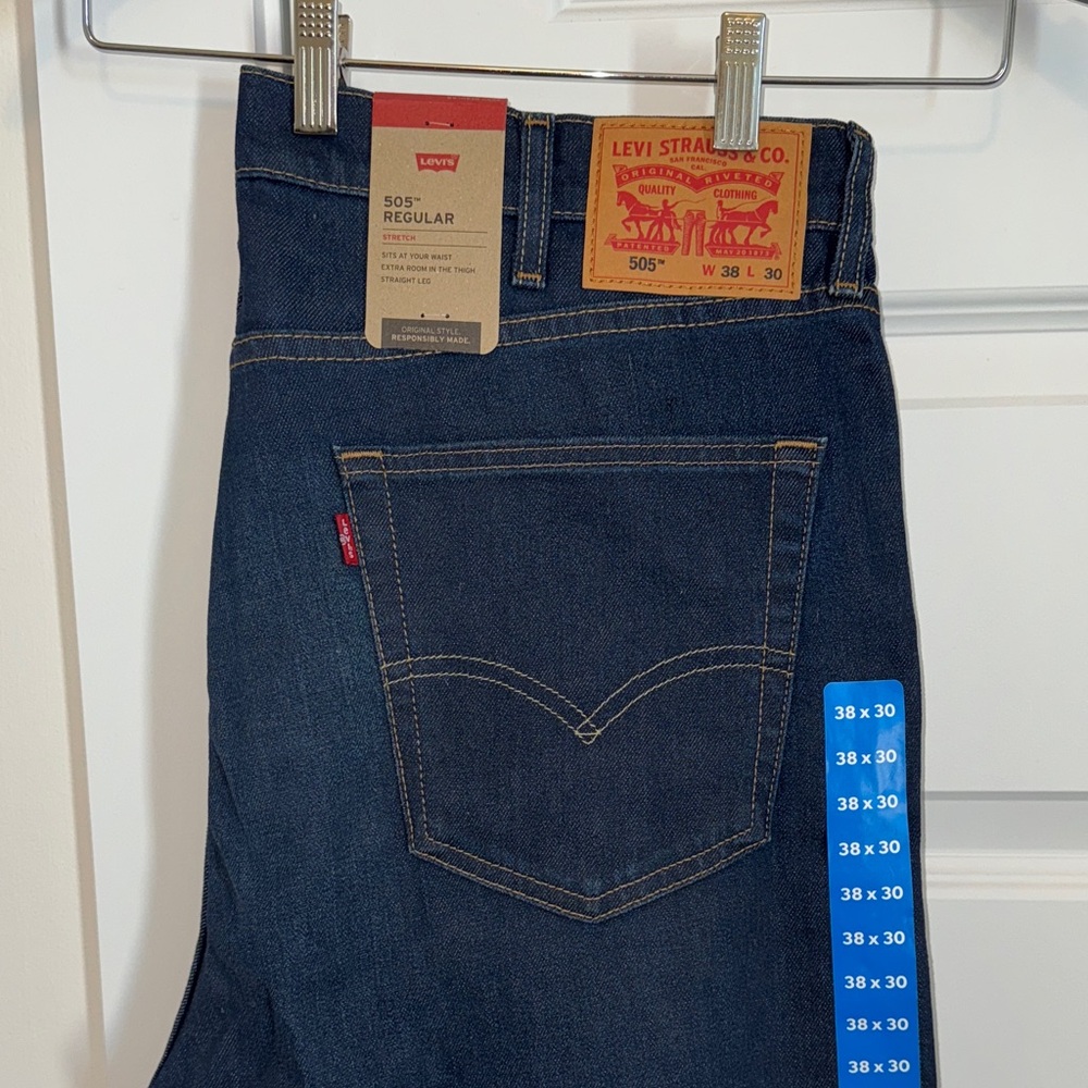 NWT - Levi's Men's Deep Indigo Straight Jeans - Picture 3 of 6